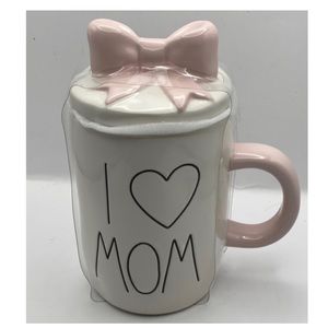 NEW Rae Dunn I LOVE MOM with Bow Topper Mug